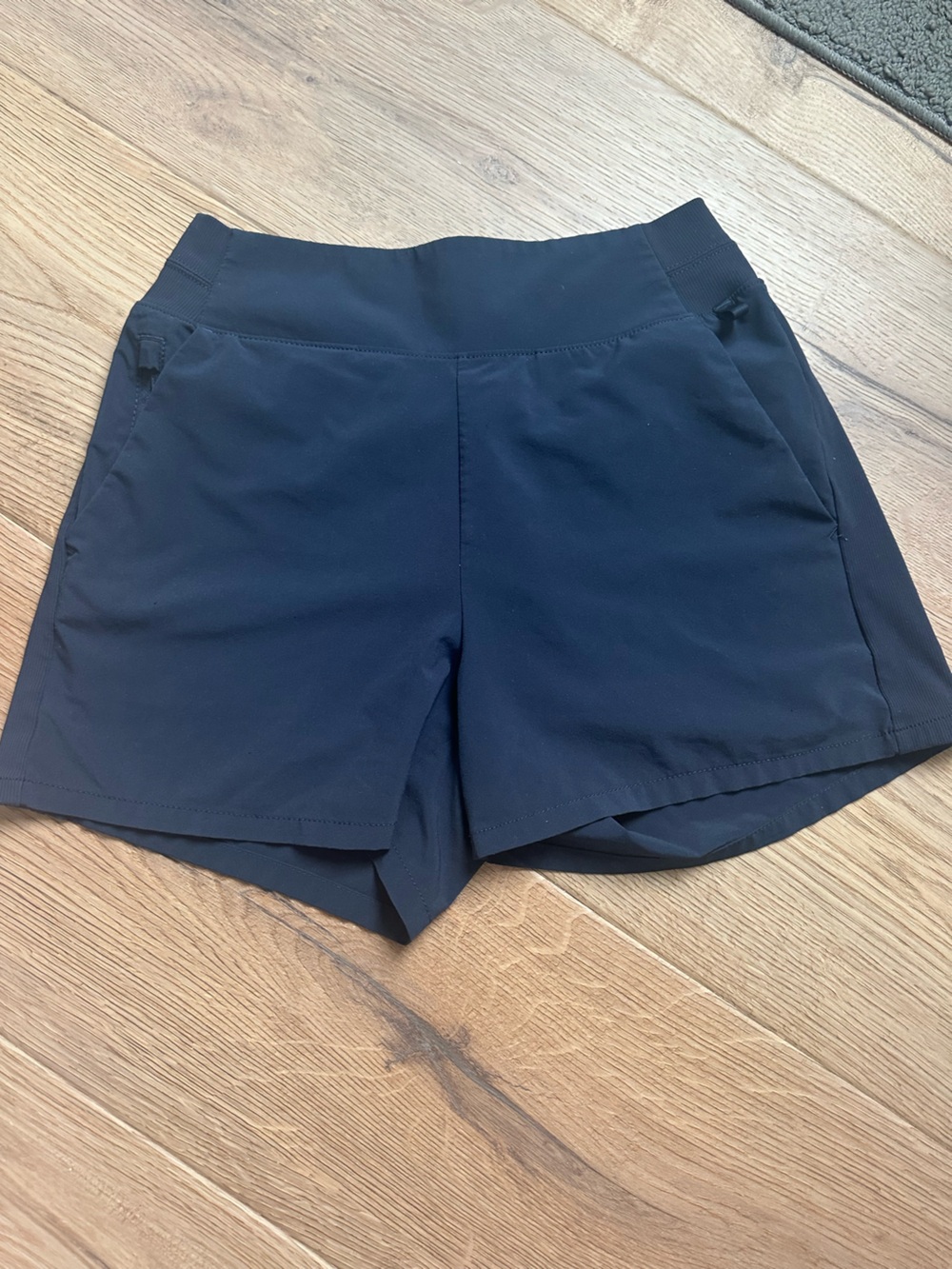 Athleta women’s Navy Athletic Shorts